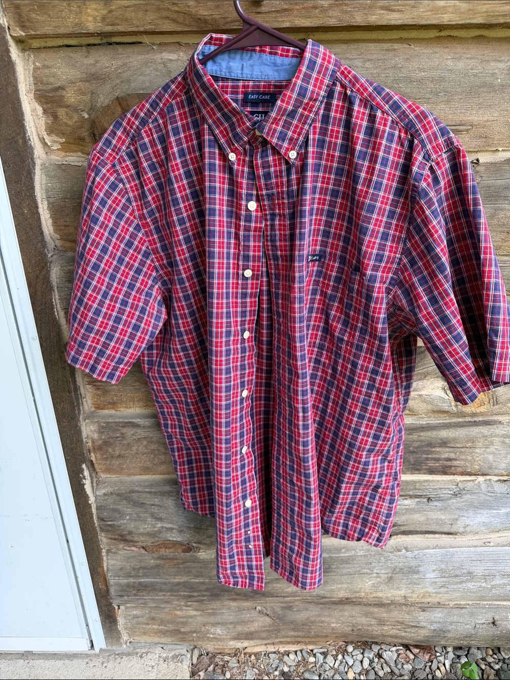 Chaps brand red and blue plaid short-sleeve button-down shirt with a pocket